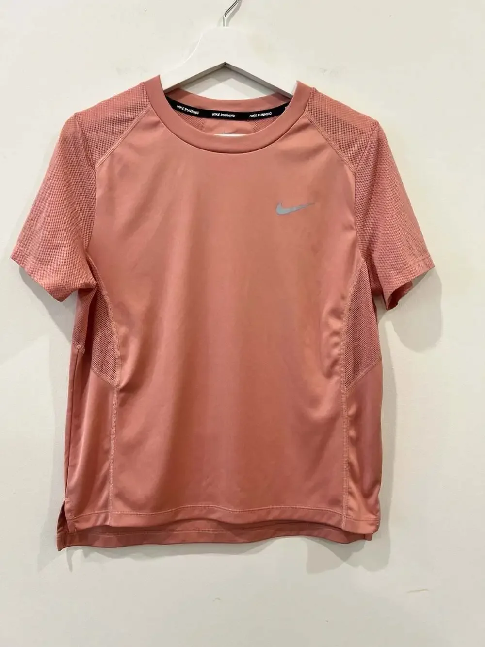 Nike Women's Dri-FIT Running Top Short Sleeve Mesh Panels Dusty Peach Size M